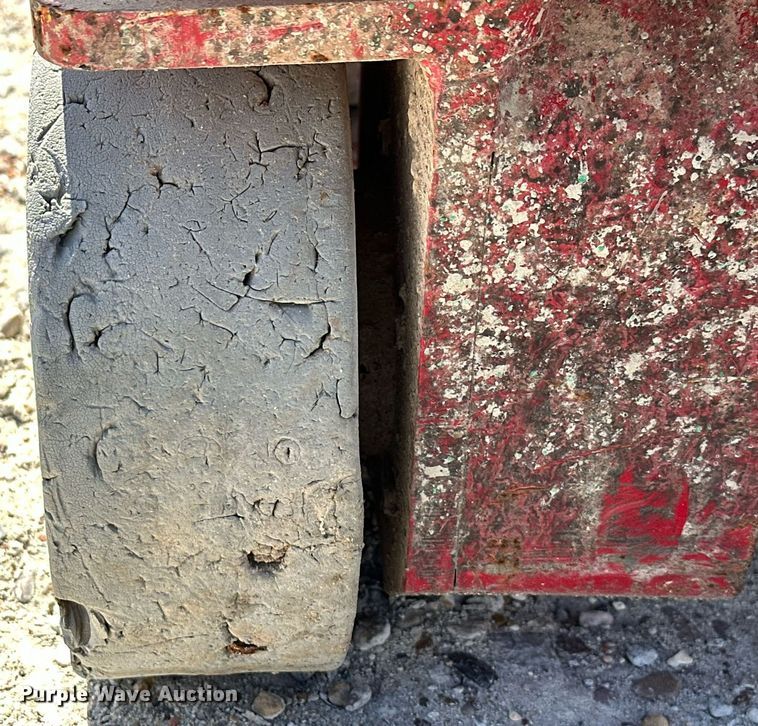 image for item DN7677 2016 MEC 1330SE scissor lift