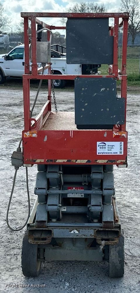 image for item DN7678 2014 Skyjack  SJIII 3226 scissor lift