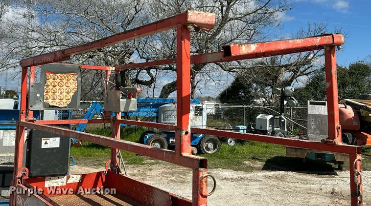 image for item DN7678 2014 Skyjack  SJIII 3226 scissor lift