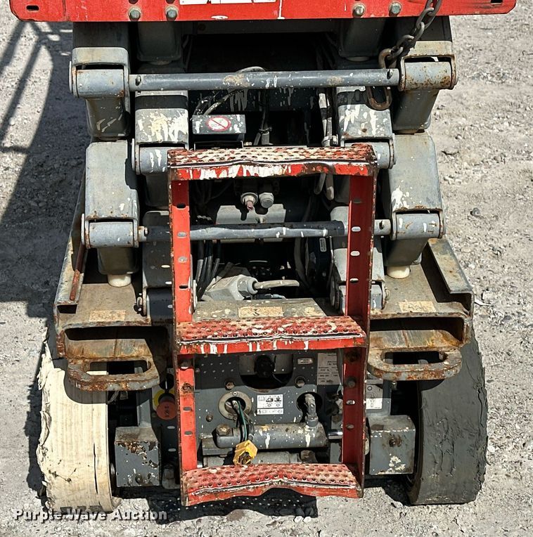 image for item DN7678 2014 Skyjack  SJIII 3226 scissor lift