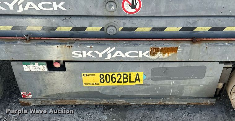 image for item DN7678 2014 Skyjack  SJIII 3226 scissor lift