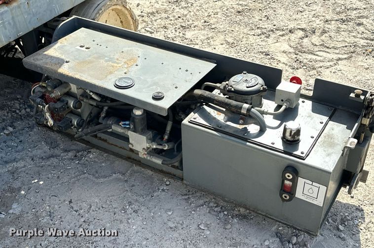 image for item DN7678 2014 Skyjack  SJIII 3226 scissor lift