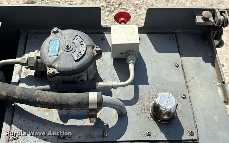 image for item DN7678 2014 Skyjack  SJIII 3226 scissor lift