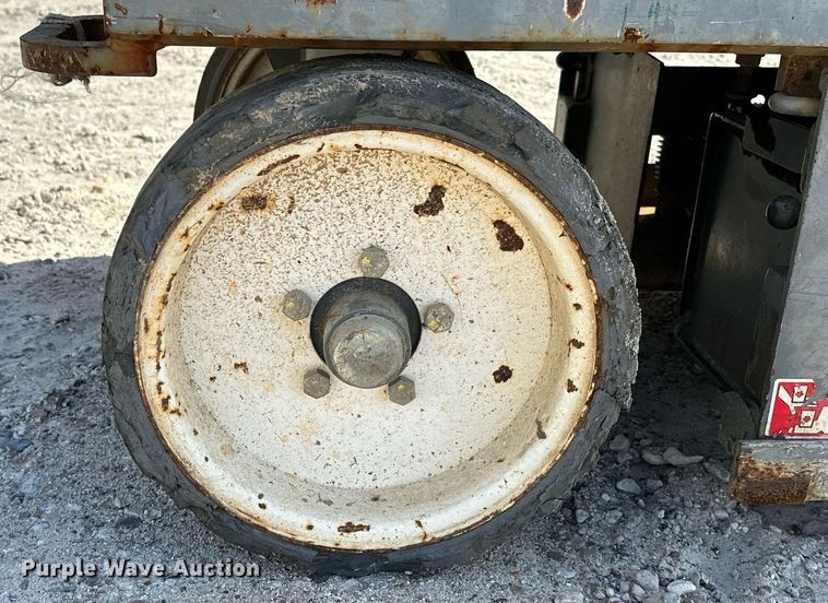 image for item DN7678 2014 Skyjack  SJIII 3226 scissor lift