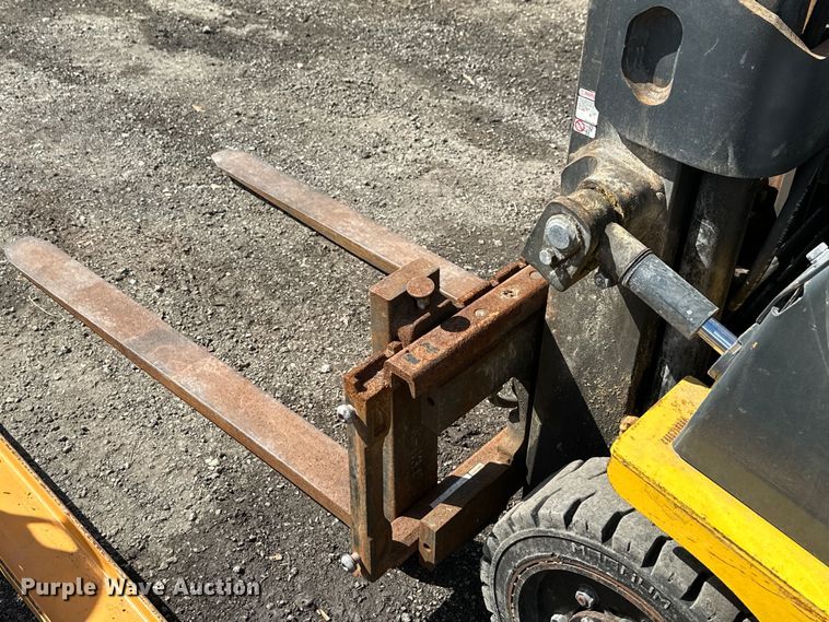 image for item DN7682 Komatsu  FG18ST-17 forklift