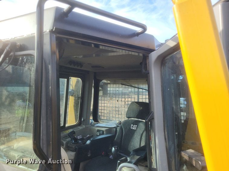 image for item DO4826 2014 Caterpillar D6TXW dozer