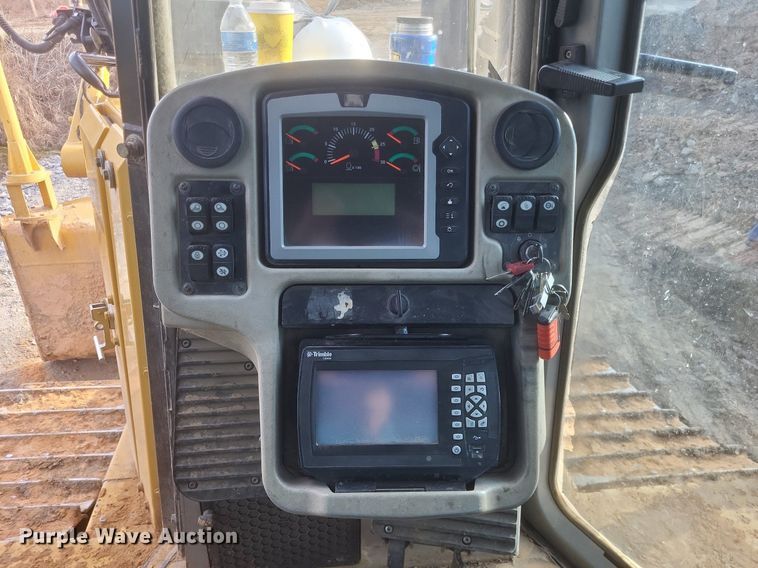 image for item DO4826 2014 Caterpillar D6TXW dozer