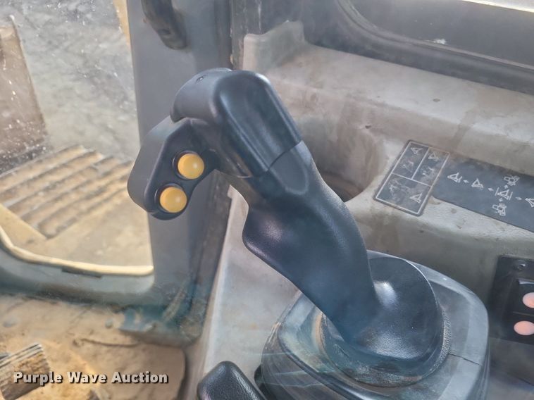 image for item DO4826 2014 Caterpillar D6TXW dozer