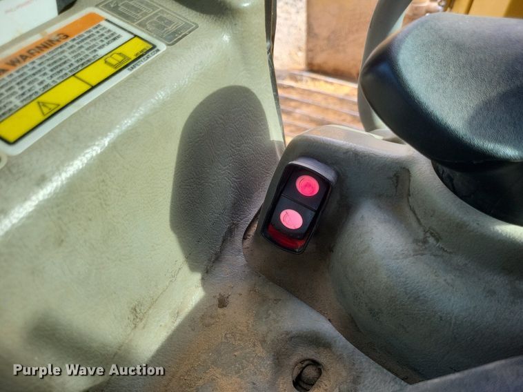 image for item DO4826 2014 Caterpillar D6TXW dozer