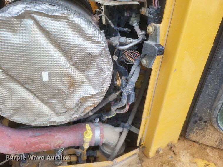 image for item DO4826 2014 Caterpillar D6TXW dozer