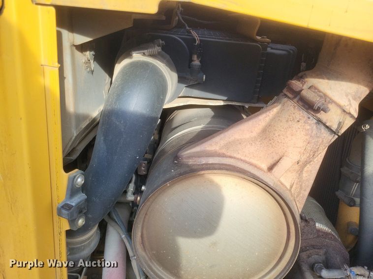 image for item DO4826 2014 Caterpillar D6TXW dozer