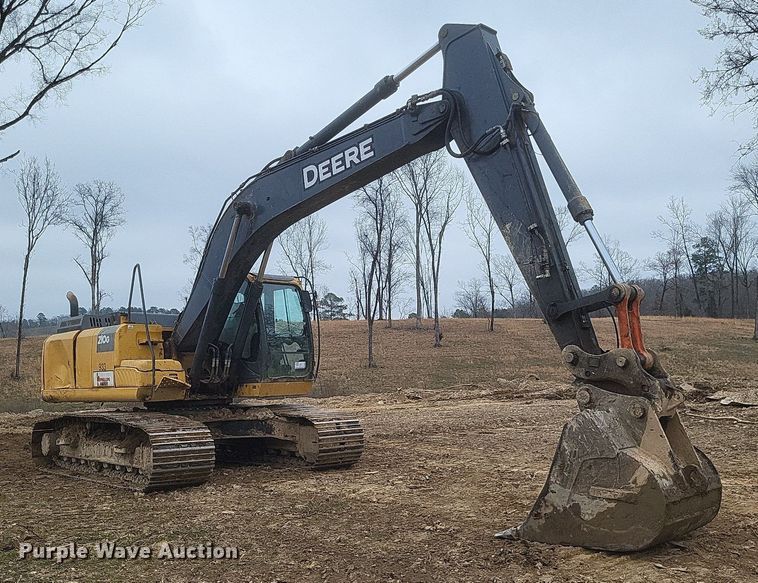 image for item DO4827 2012 John Deere 210G excavator