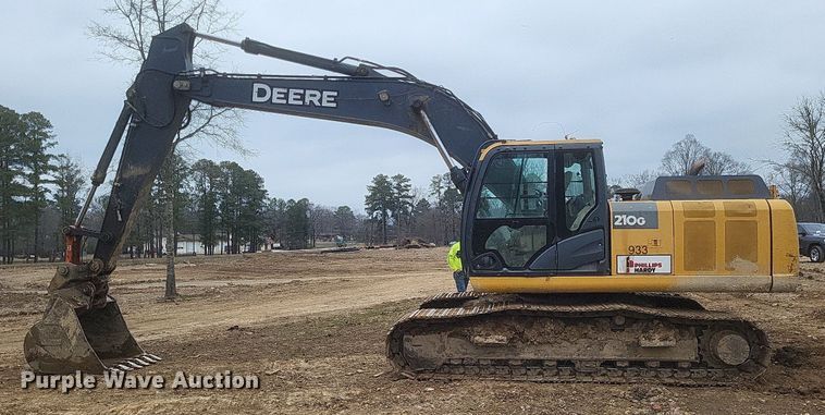 image for item DO4827 2012 John Deere 210G excavator