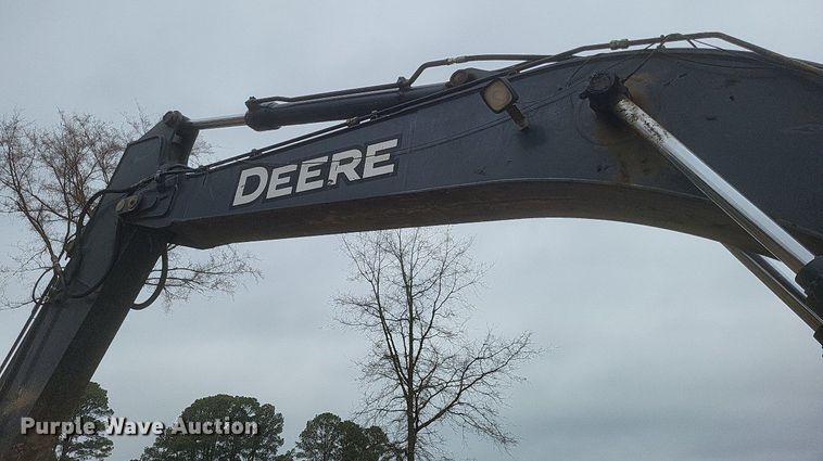 image for item DO4827 2012 John Deere 210G excavator