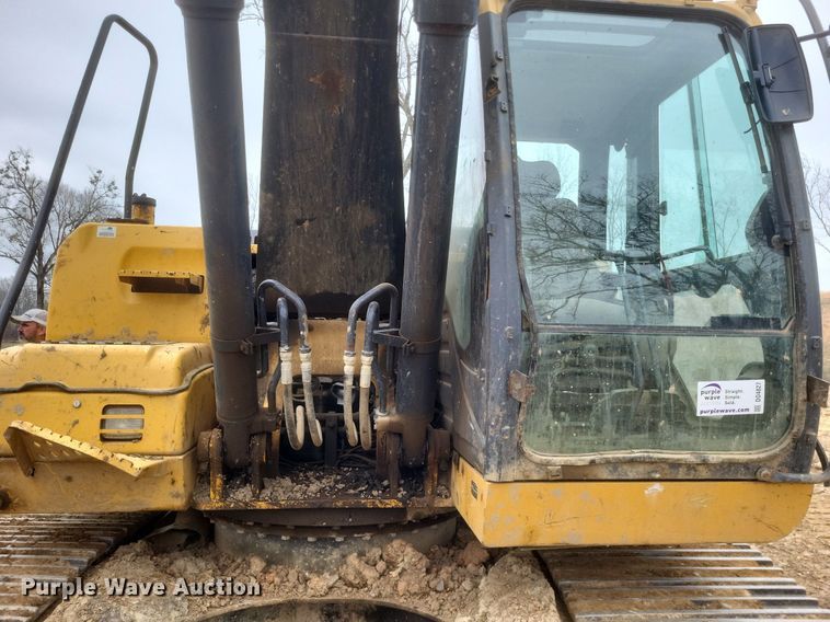 image for item DO4827 2012 John Deere 210G excavator