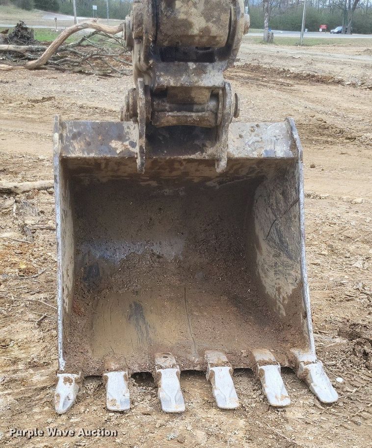 image for item DO4827 2012 John Deere 210G excavator