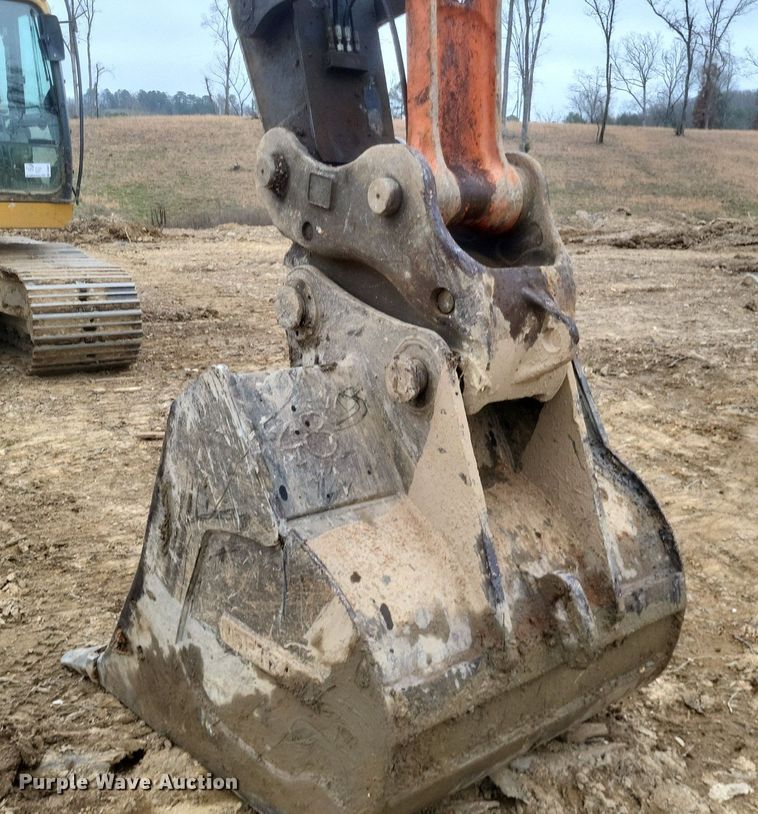 image for item DO4827 2012 John Deere 210G excavator