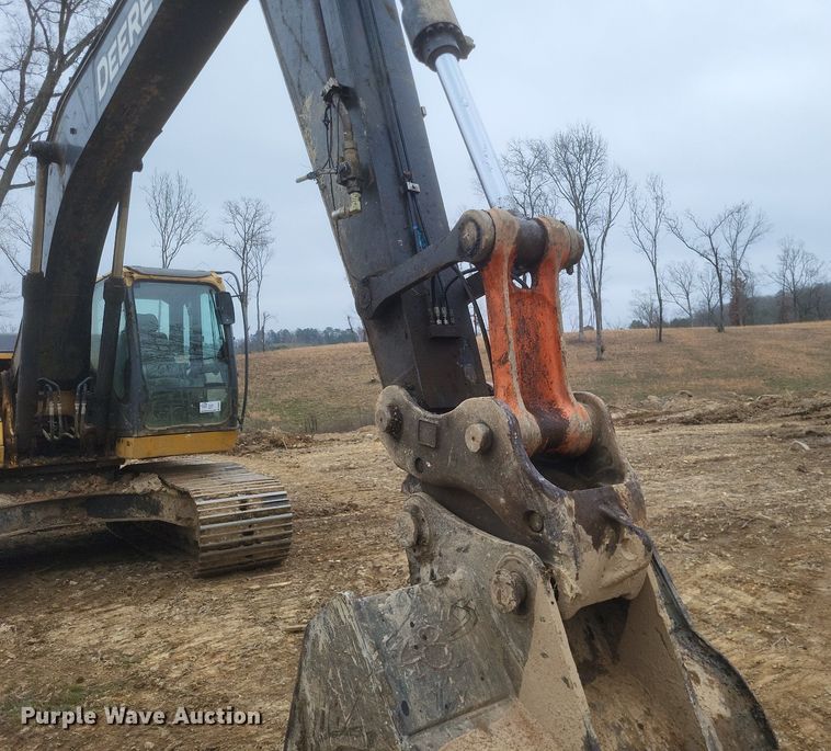 image for item DO4827 2012 John Deere 210G excavator