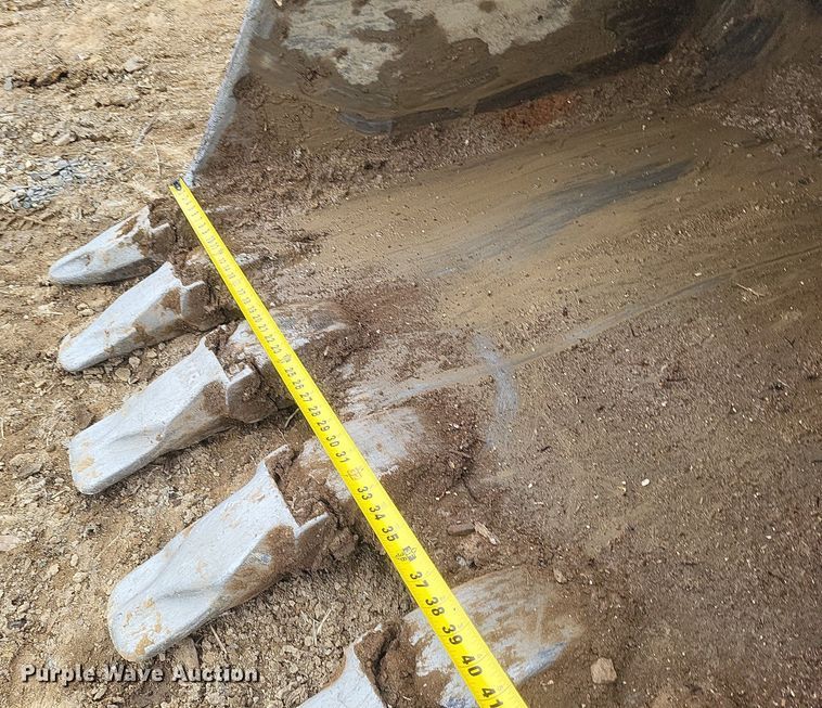 image for item DO4827 2012 John Deere 210G excavator