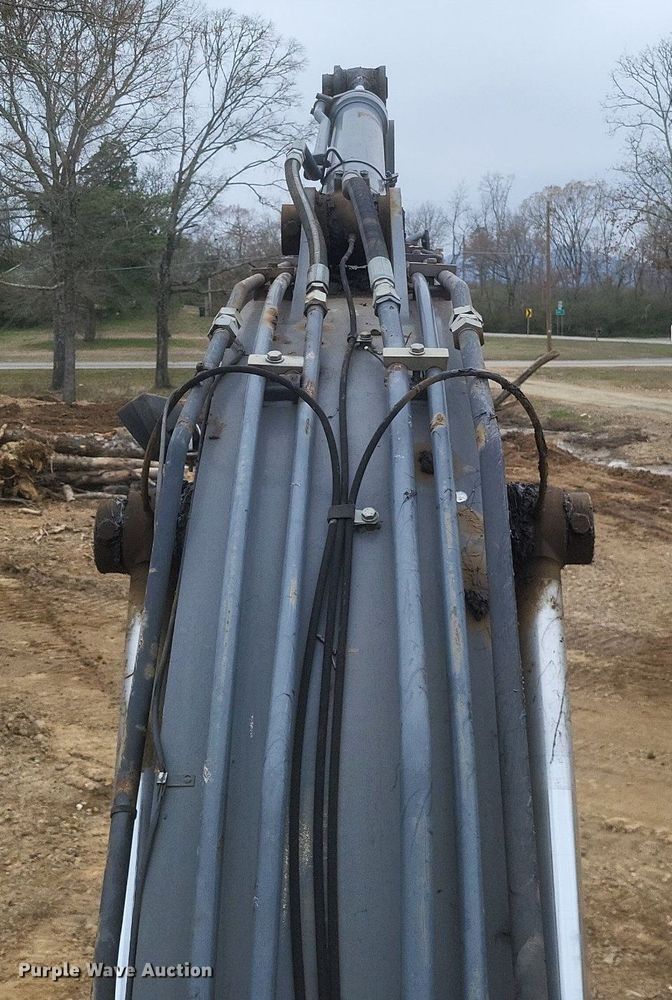 image for item DO4827 2012 John Deere 210G excavator