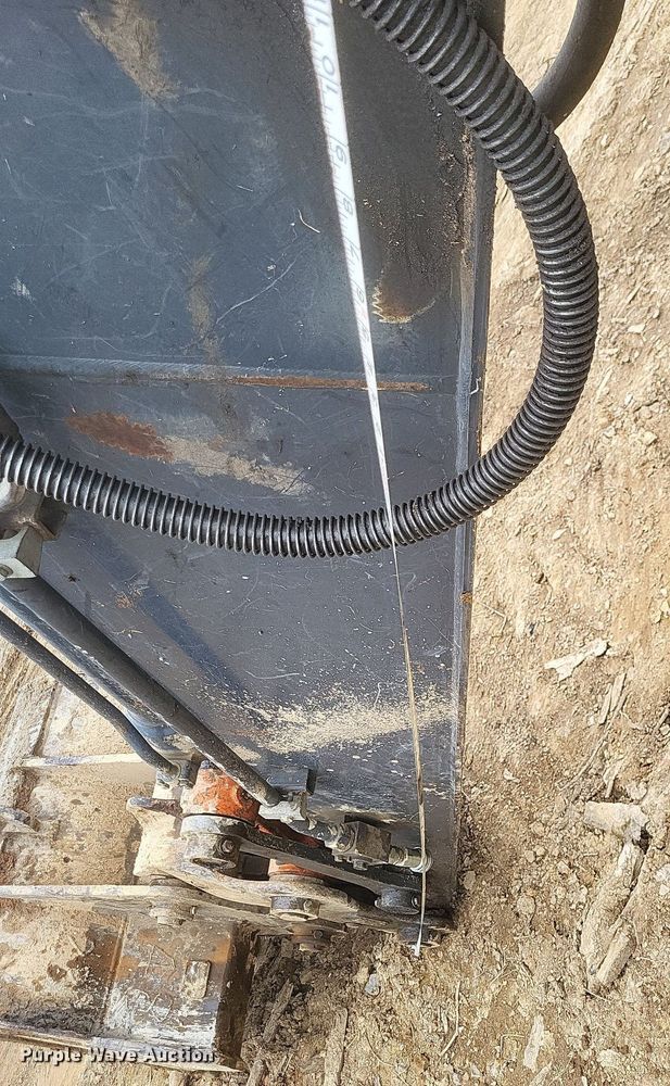 image for item DO4827 2012 John Deere 210G excavator