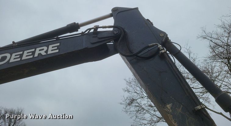 image for item DO4827 2012 John Deere 210G excavator