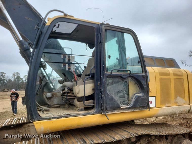 image for item DO4827 2012 John Deere 210G excavator