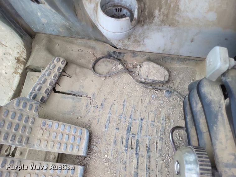 image for item DO4827 2012 John Deere 210G excavator