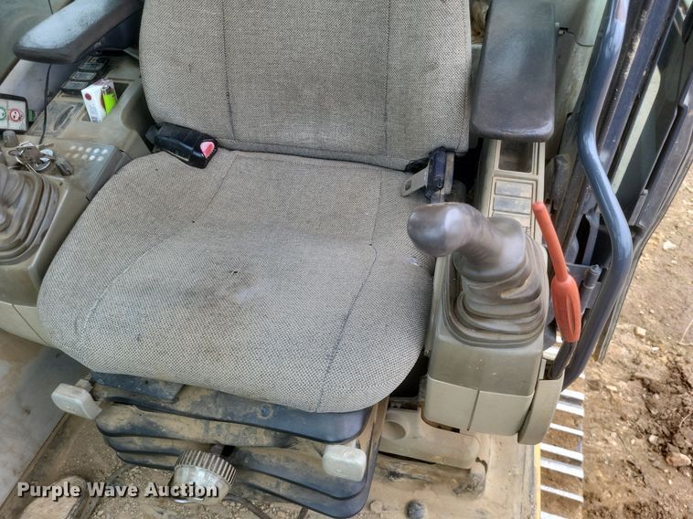 image for item DO4827 2012 John Deere 210G excavator