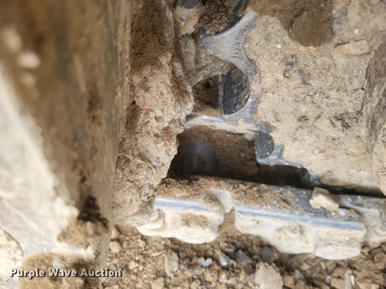 image for item DO4827 2012 John Deere 210G excavator