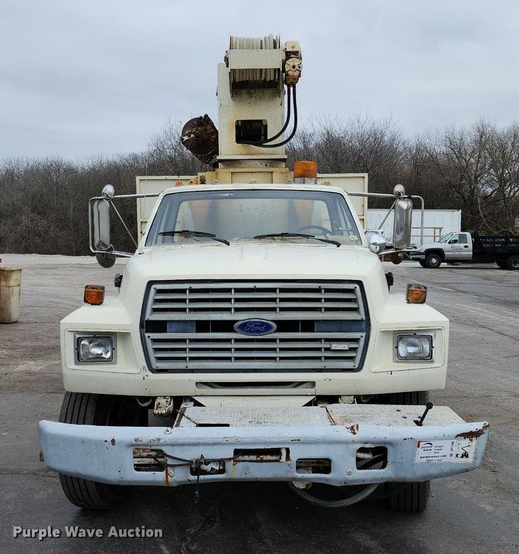 image for item DP1299 1985 Ford FT8000 digger derrick truck