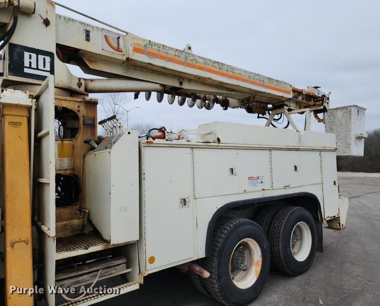 image for item DP1299 1985 Ford FT8000 digger derrick truck