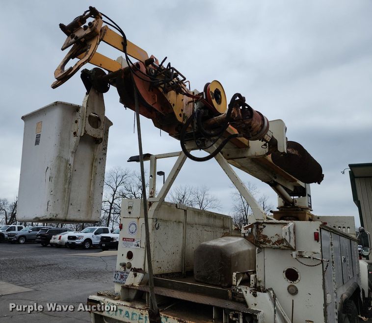 image for item DP1299 1985 Ford FT8000 digger derrick truck