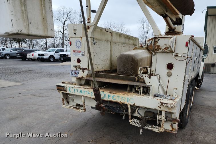 image for item DP1299 1985 Ford FT8000 digger derrick truck