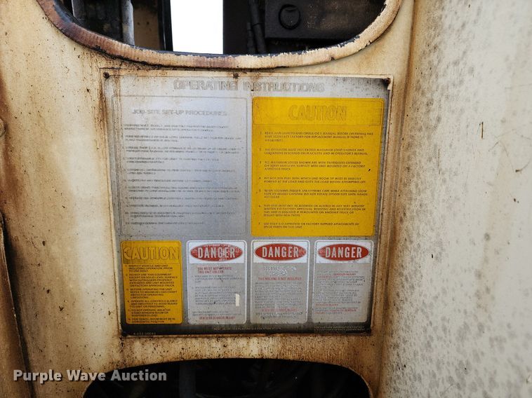 image for item DP1299 1985 Ford FT8000 digger derrick truck