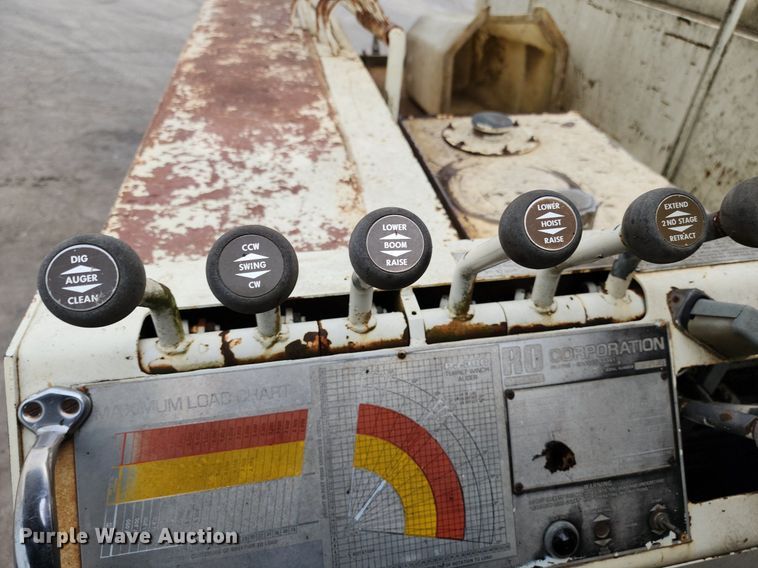 image for item DP1299 1985 Ford FT8000 digger derrick truck