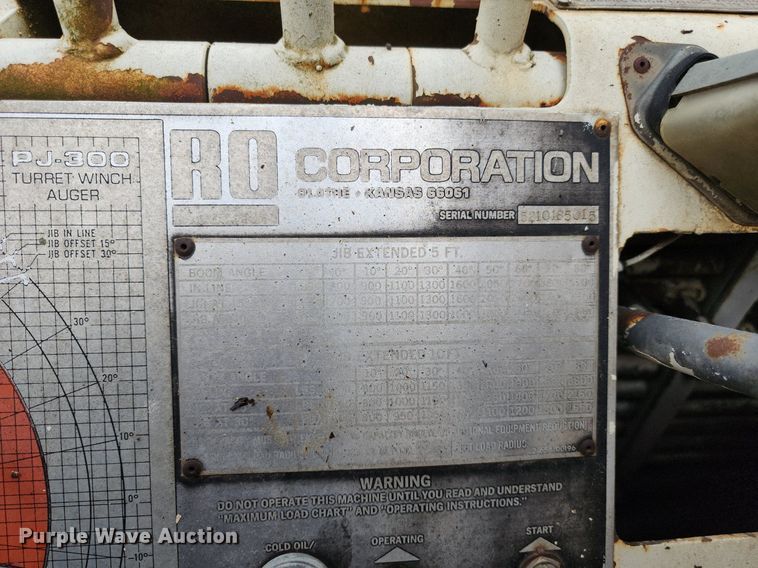 image for item DP1299 1985 Ford FT8000 digger derrick truck