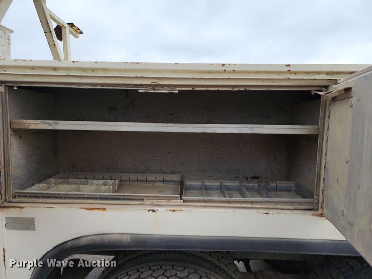 image for item DP1299 1985 Ford FT8000 digger derrick truck