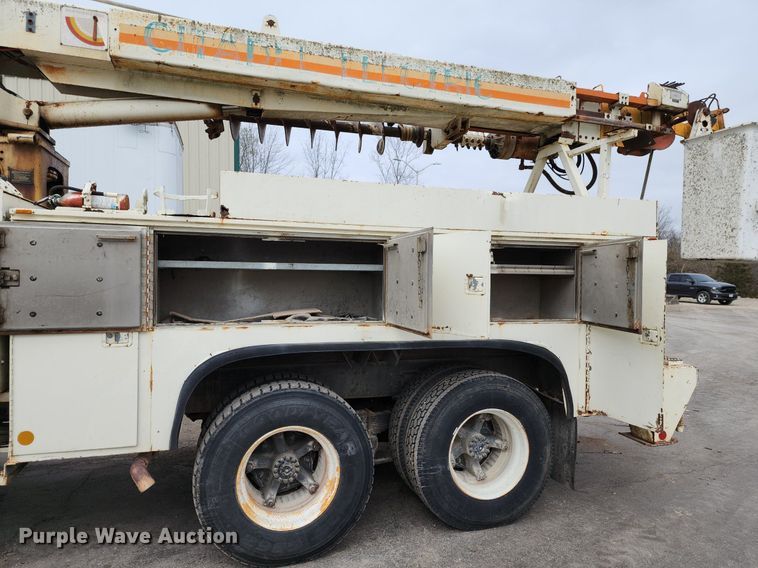 image for item DP1299 1985 Ford FT8000 digger derrick truck