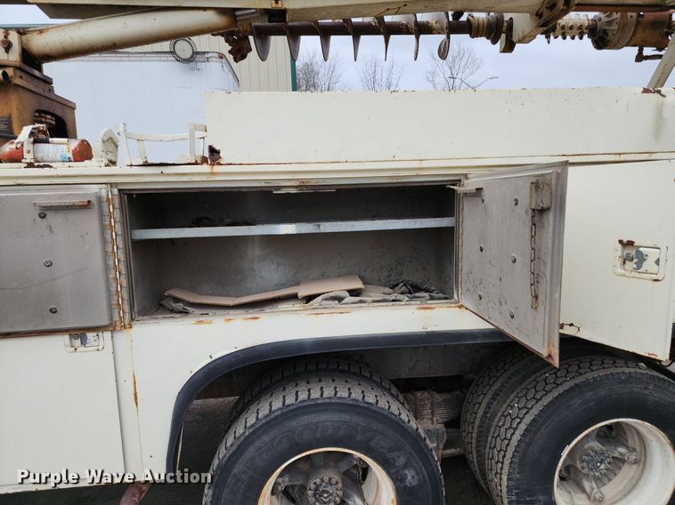 image for item DP1299 1985 Ford FT8000 digger derrick truck