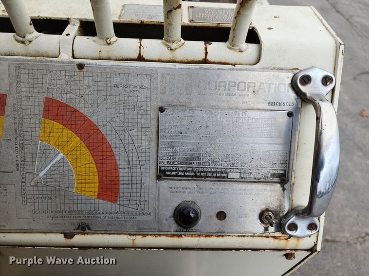 image for item DP1299 1985 Ford FT8000 digger derrick truck