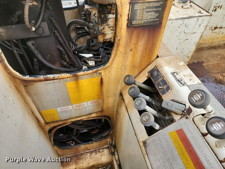 image for item DP1299 1985 Ford FT8000 digger derrick truck