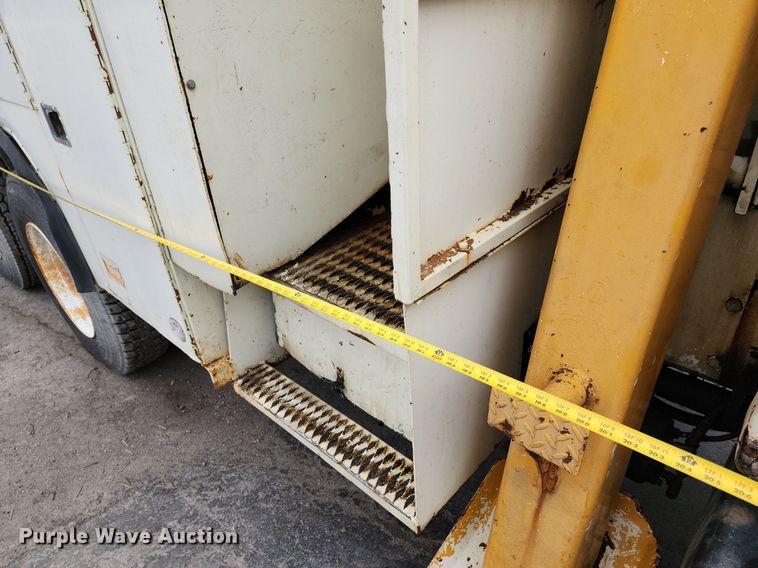 image for item DP1299 1985 Ford FT8000 digger derrick truck