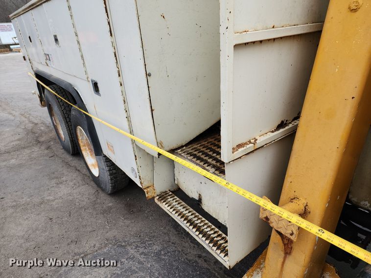 image for item DP1299 1985 Ford FT8000 digger derrick truck