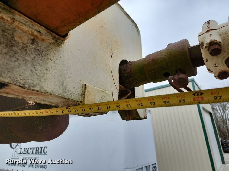 image for item DP1299 1985 Ford FT8000 digger derrick truck