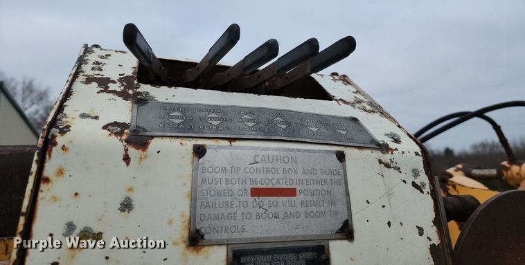 image for item DP1299 1985 Ford FT8000 digger derrick truck