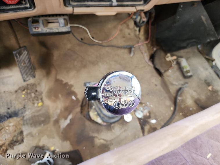 image for item DP1299 1985 Ford FT8000 digger derrick truck