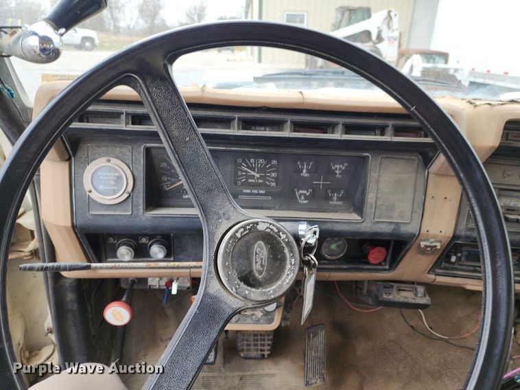 image for item DP1299 1985 Ford FT8000 digger derrick truck