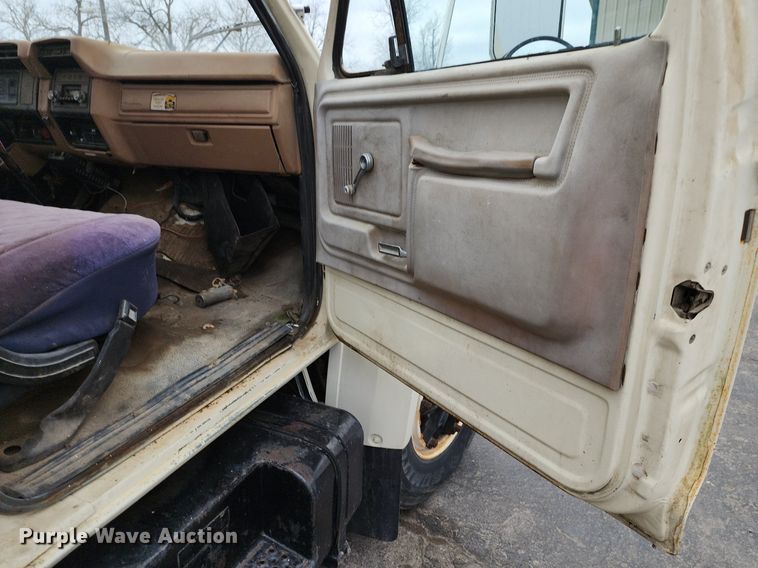 image for item DP1299 1985 Ford FT8000 digger derrick truck