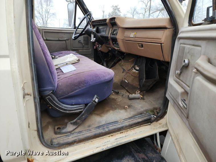 image for item DP1299 1985 Ford FT8000 digger derrick truck